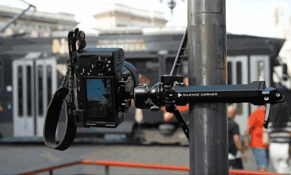 MAMBAPOD - Portable tripod that can be set up anywhere
