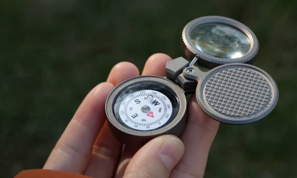 Loki-Nav- Replaceable Compass, Rotatable Loupe & 3-in-1 Cap