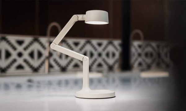Lume Cube Edge Light Go - The Task Light, Reinvented