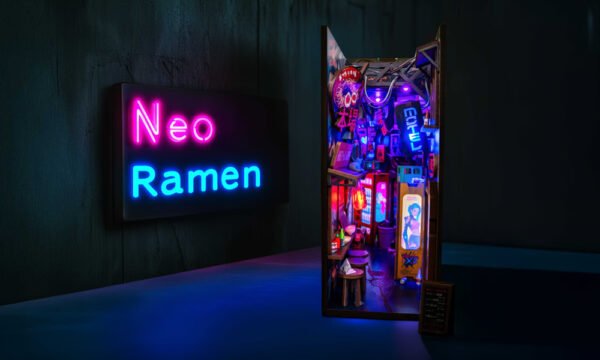 Neo Ramen MiniAlley – A Cyberpunk DIY Diorama Booknook