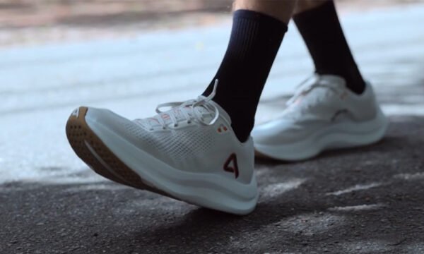 Avelo - Meet the world's smartest running shoe