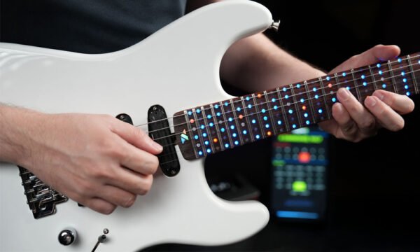LITE JAM GUITAR -The Smart Guitar with a Full-Spectrum RGB Fretboard