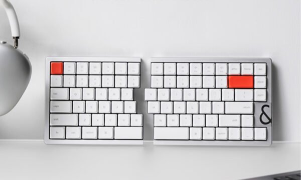 NocFree & - wireless split keyboard. split to reconnect