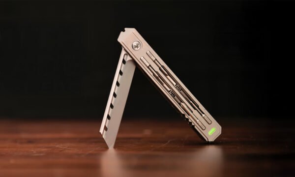 The Smith Blade (21-in-1 Titanium Multi-Tool)