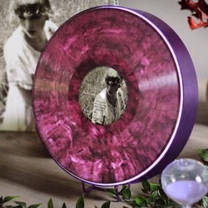 Vylümi- LED display to safely showoff colored vinyl records