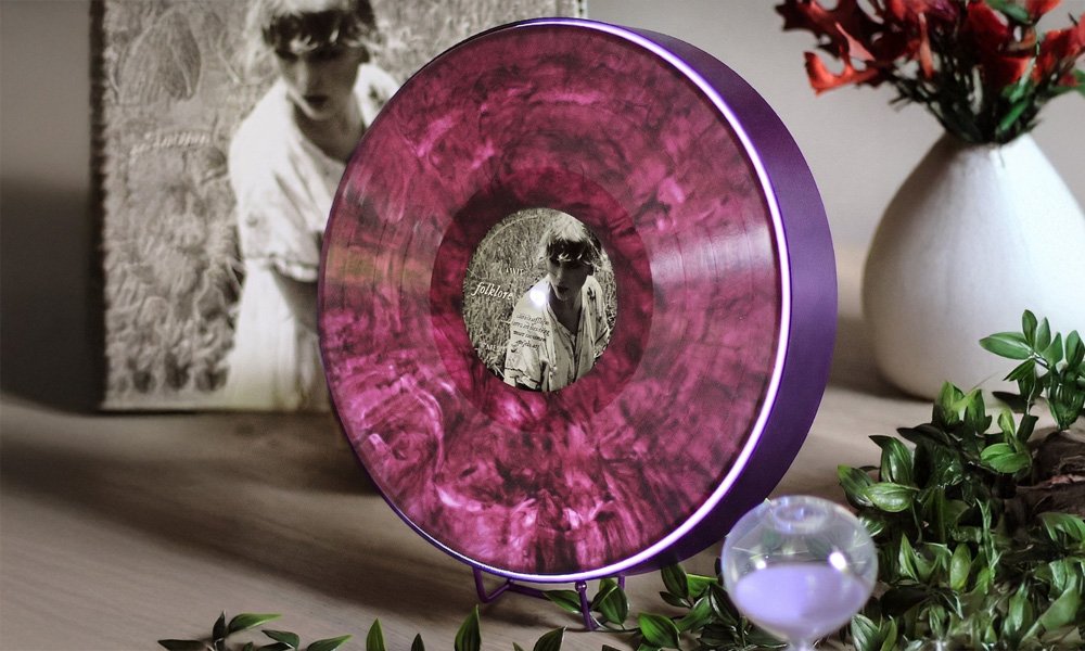 Vylümi- LED display to safely showoff colored vinyl records